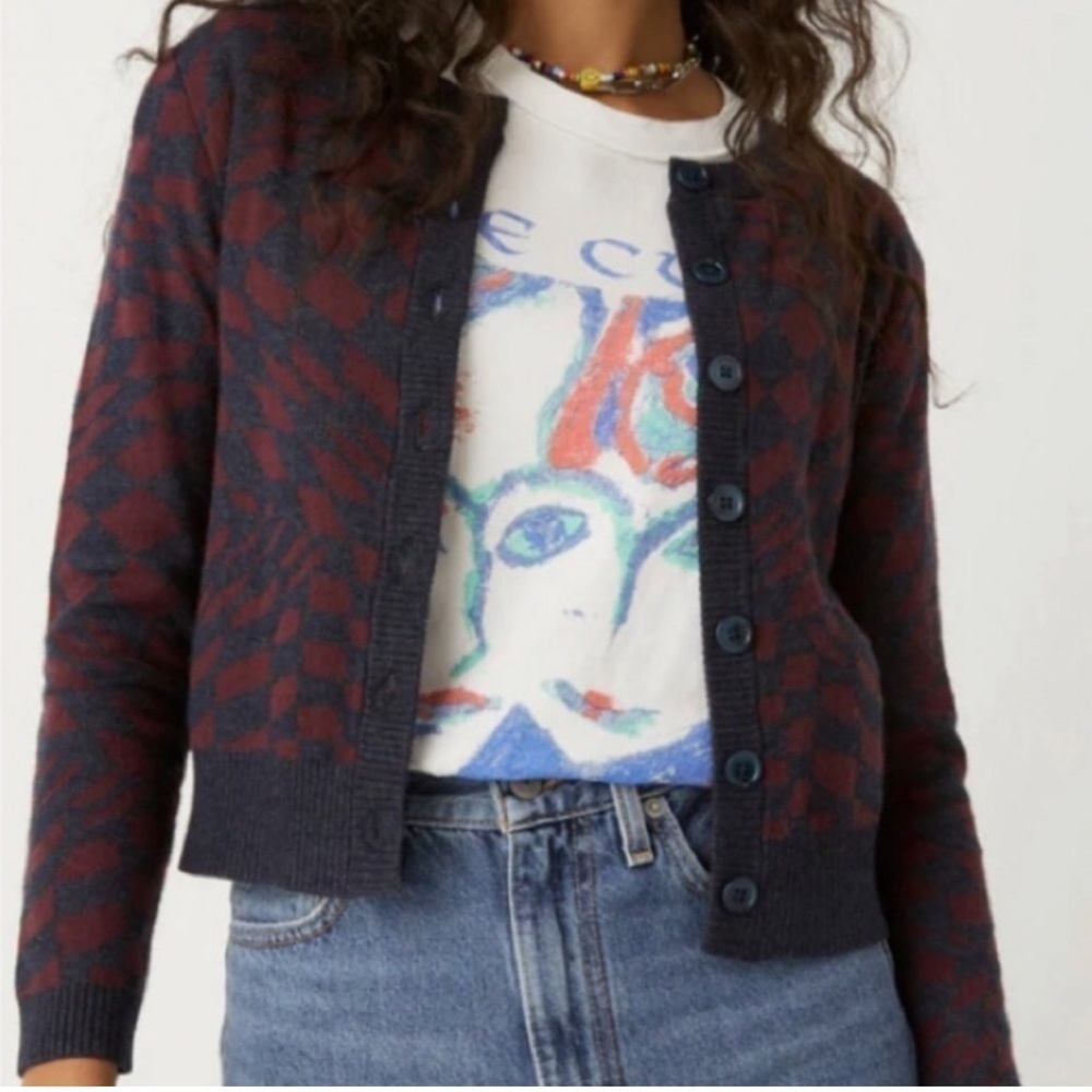 DAYDREAMER PLUM BERRY WAVE FITTED CARDIGAN